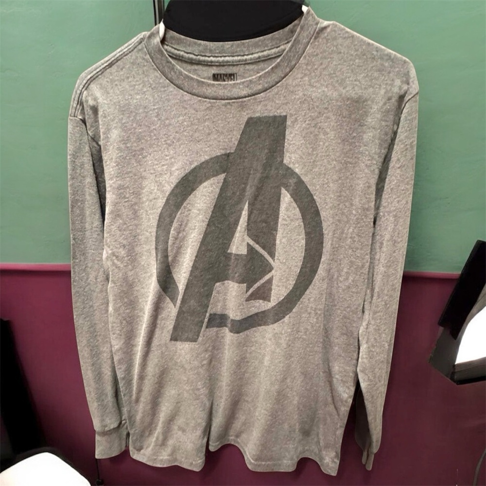 Men’s Gray Avengers Long Sleeve Shirt SMALL